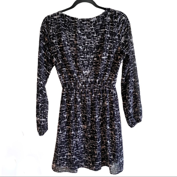 Akita Red Label Black & White Dress - Picture 2 of 5